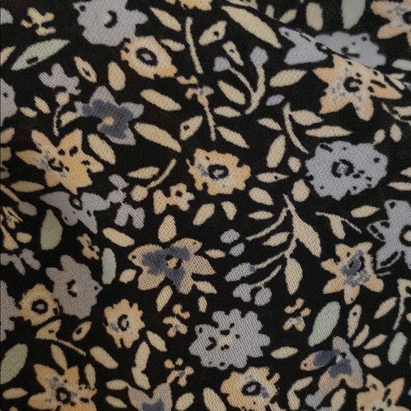 Floral Black, light Blue and White Women's Top - Picture 4 of 5